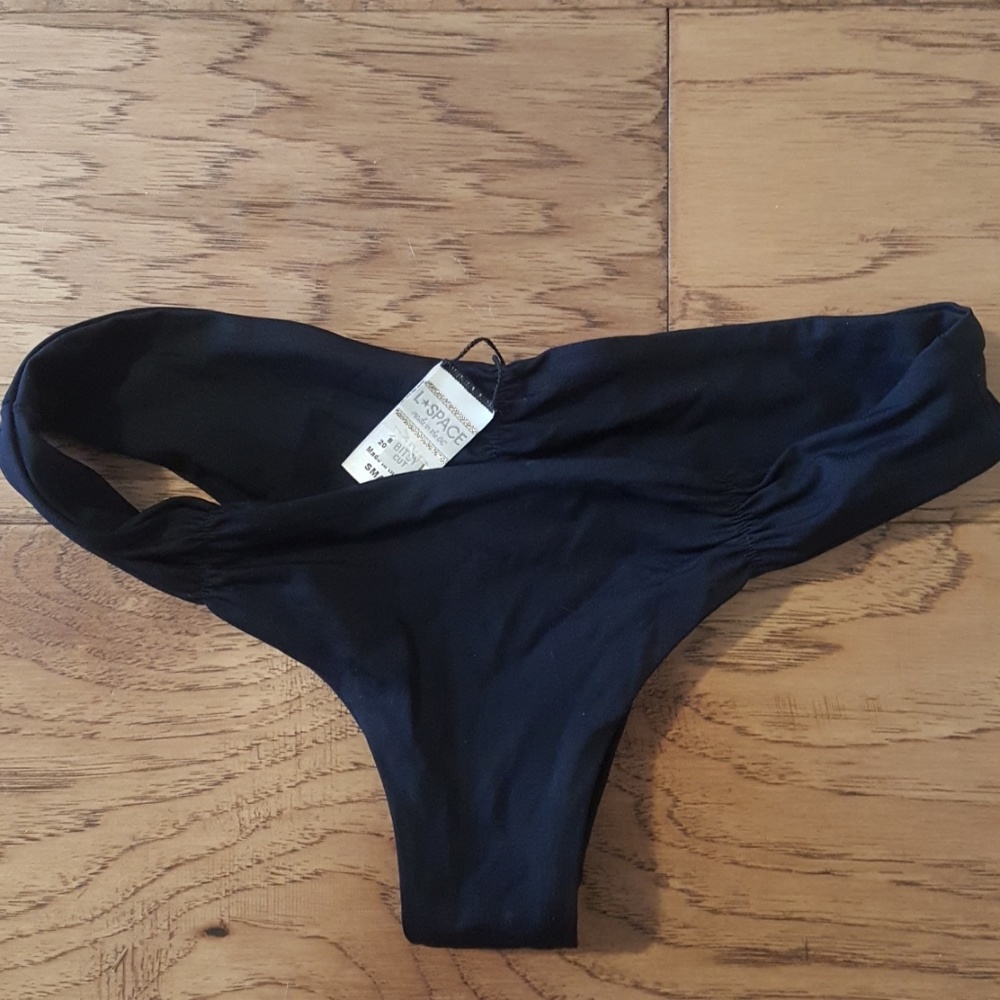 L Space Bitsy Cut Black Bikini Bottom